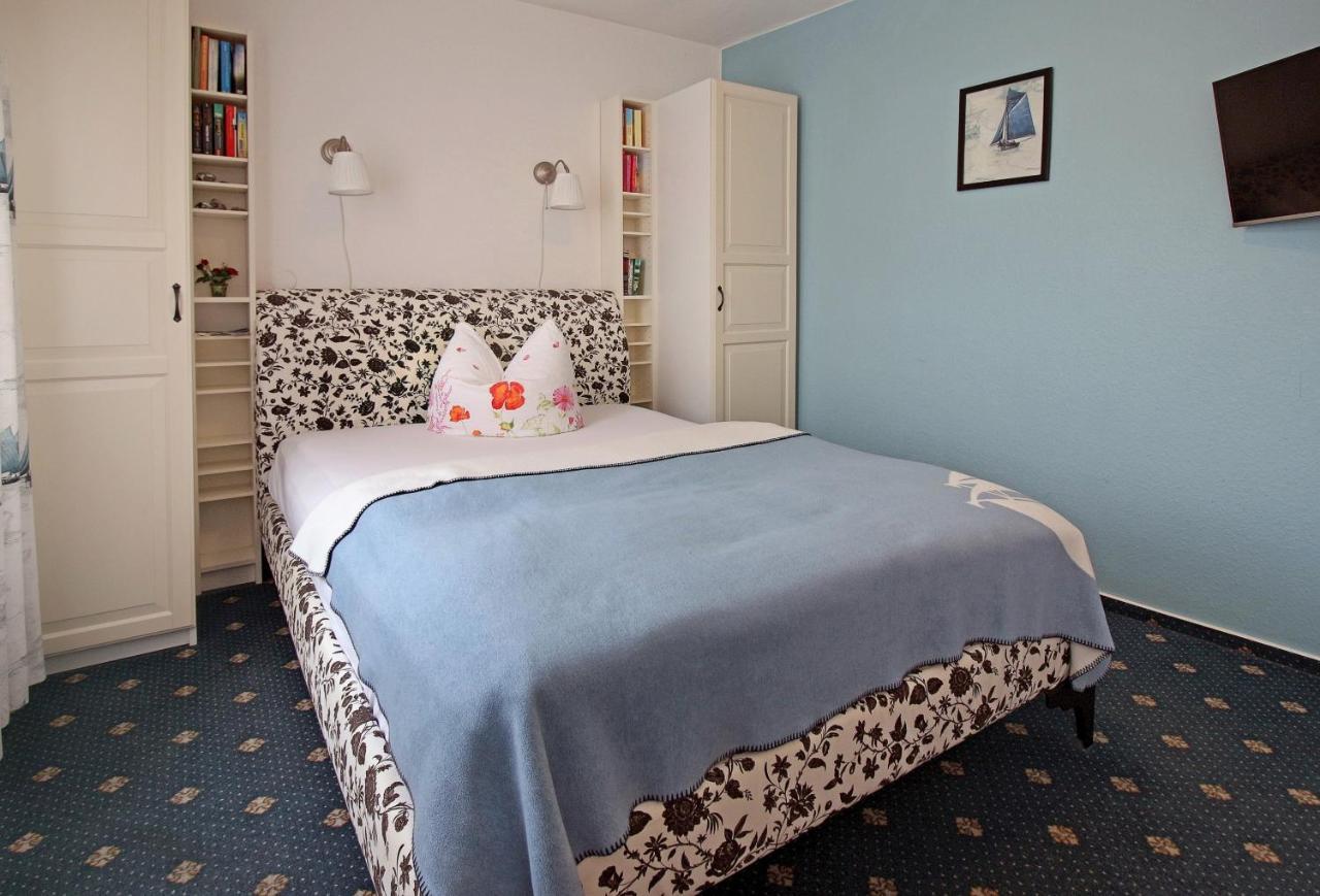 Ferienzimmer In Der Villa Ostseelilie ザスニッツ エクステリア 写真