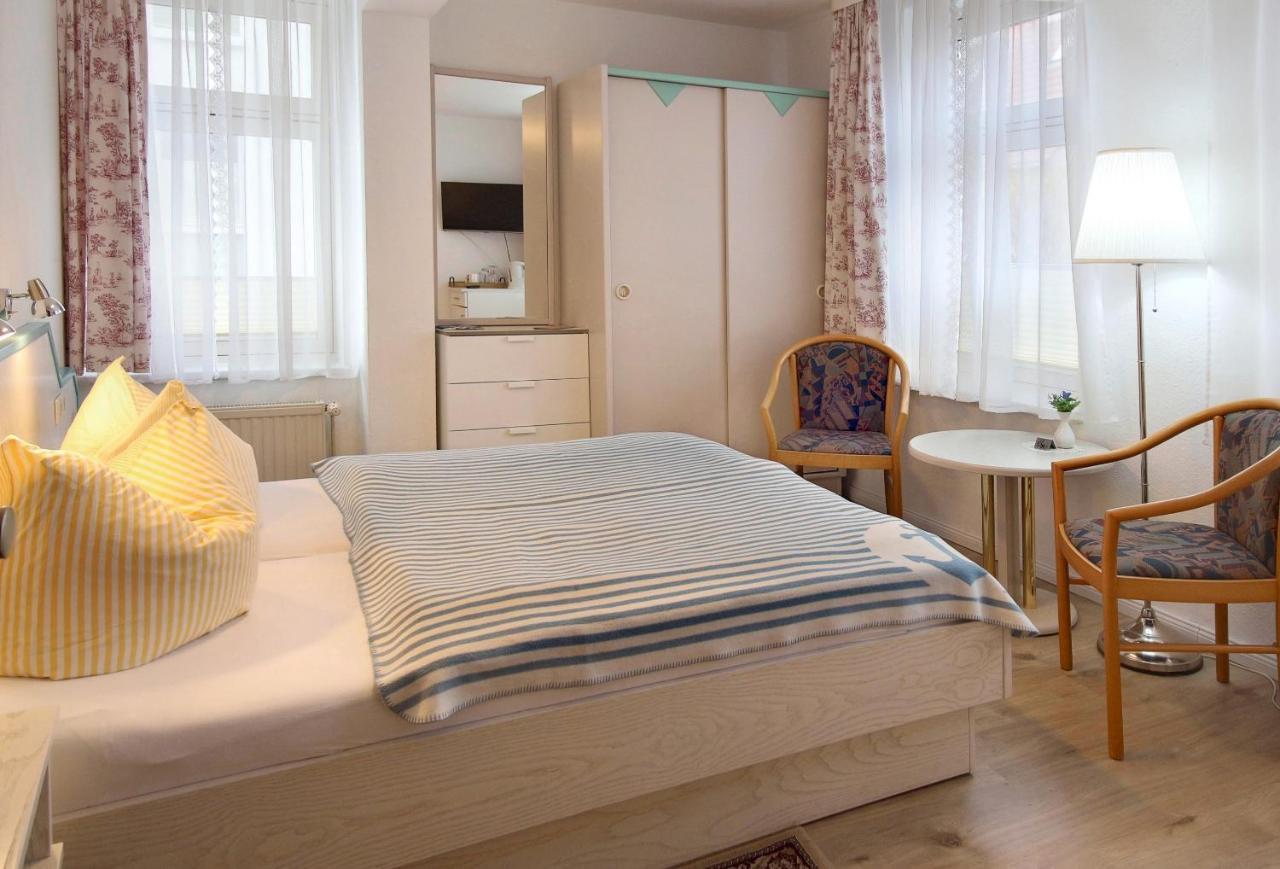 Ferienzimmer In Der Villa Ostseelilie ザスニッツ エクステリア 写真