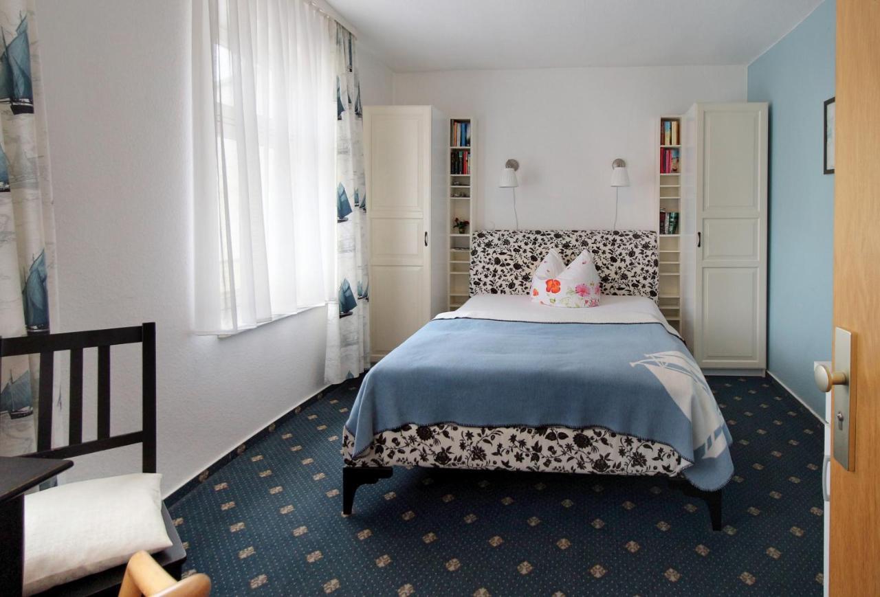Ferienzimmer In Der Villa Ostseelilie ザスニッツ エクステリア 写真