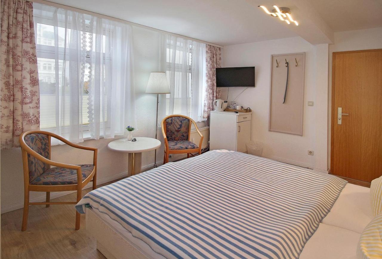 Ferienzimmer In Der Villa Ostseelilie ザスニッツ エクステリア 写真