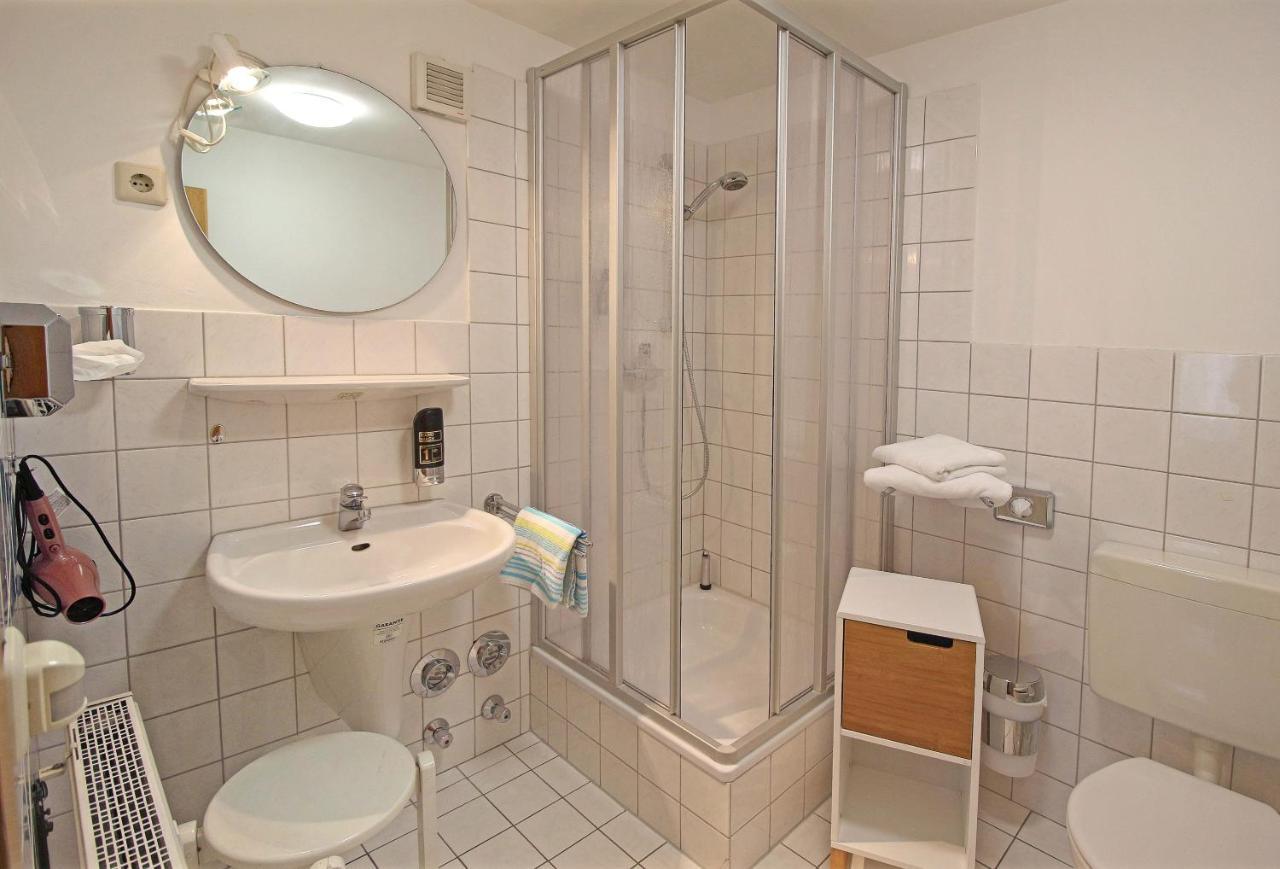 Ferienzimmer In Der Villa Ostseelilie ザスニッツ エクステリア 写真